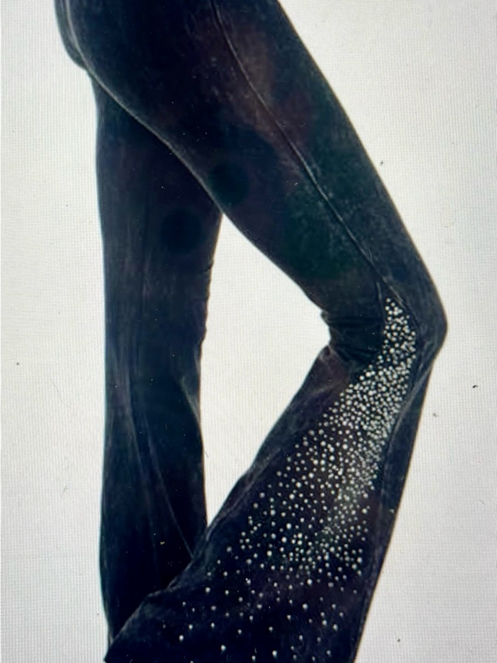 T-Party Mineral Wash Stone
Embellished Flare Leg Yoga Pants Sz S